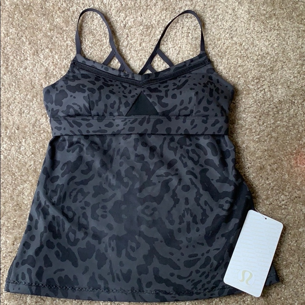 NWT lulu lemon sports bra!